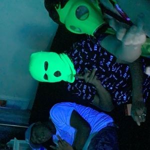 Meet your Posher, Uriel